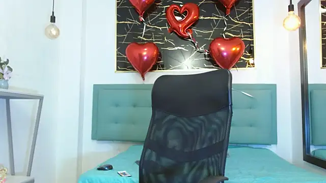 Snapshot of XanderGrey8 chatting on February 2026 07:48:01 PM XanderGrey8 online show from February 2026 07:48:01 PM