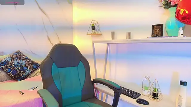 Snapshot of XanderGrey8 chatting on February 2026 07:47:02 PM XanderGrey8 online show from February 2026 07:47:02 PM