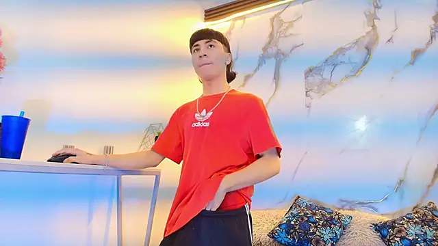 Snapshot of XanderGrey8 chatting on February 2026 07:15:01 PM XanderGrey8 online show from February 2026 07:15:01 PM