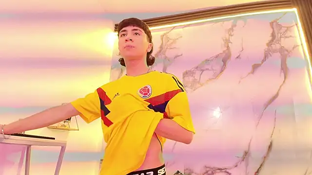 Snapshot of XanderGrey8 chatting on March 2026 07:16:02 PM XanderGrey8 online show from March 2026 07:16:02 PM