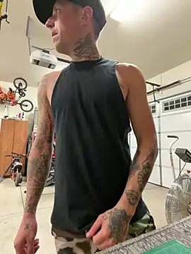 Snapshot of brngitdwn chatting on March 2026 05:01:02 AM brngitdwn online show from March 2026 05:01:02 AM