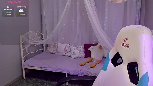 KiraDuvall online show from April 2026 05:12:02 PM