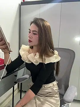 Llabi2k online show from March 2026 07:33:01 PM