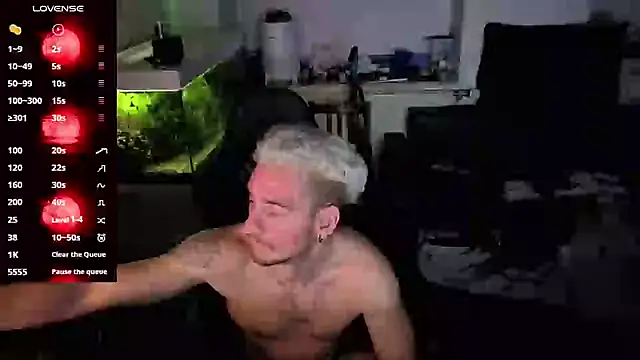 Rayzel White online show from May 2026 11:44:02 PM