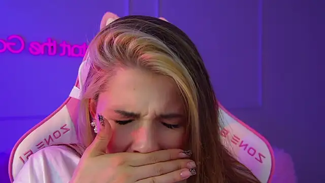 VanessaCelesti online show from April 2026 12:40:02 PM