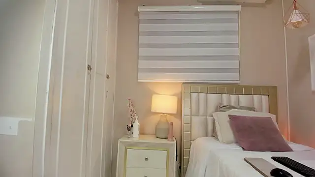 isabela  x online show from March 2026 11:25:01 AM