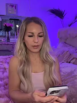 JulieSol online show from February 2026 08:32:01 AM