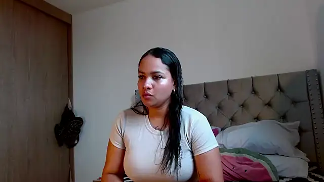 celeneortii online show from April 2026 08:58:02 PM