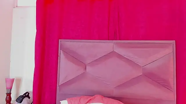 AleSweet online show from March 2026 12:21:01 PM