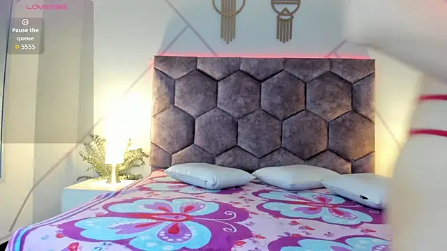 valeria becket online show from February 2026 08:08:02 PM