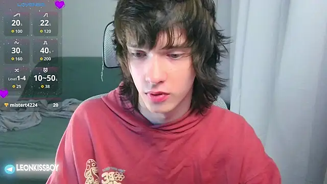 LeonBoykisser online show from July 2026 10:21:02 AM