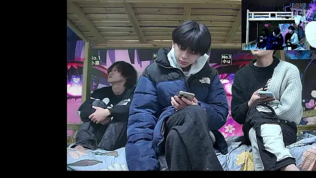 xiaohuangren01 online show from February 2026 01:26:01 AM