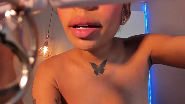 Scarlet Vixen  online show from July 2026 12:44:01 PM