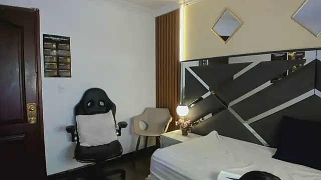 Ambarross  online show from April 2026 02:06:02 PM