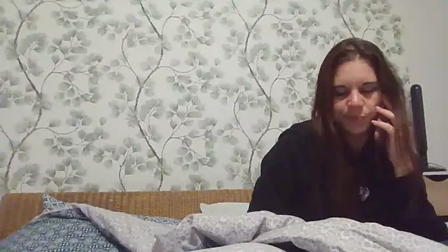 NyraLuna online show from May 2026 10:39:01 PM