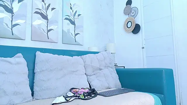 sofia laverde online show from April 2026 06:44:02 PM