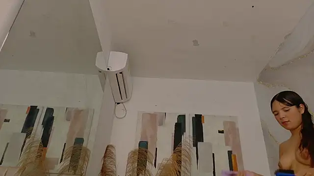 sofia laverde online show from April 2026 06:31:02 PM