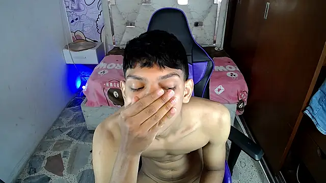 Snapshot of Rick_oficiall chatting on February 2026 02:32:01 PM Rick oficiall online show from February 2026 02:32:01 PM