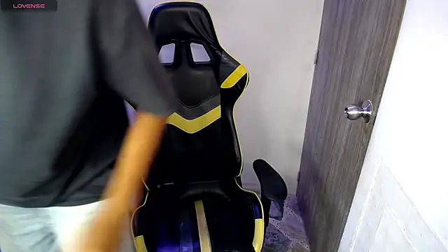 Snapshot of Rick_oficiall chatting on April 2026 02:39:01 PM Rick oficiall online show from April 2026 02:39:01 PM