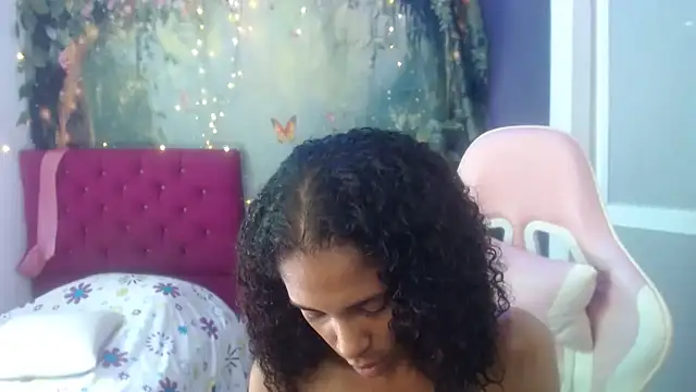 Snapshot of rosa_skinny chatting on June 2026 06:43:01 PM rosa skinny online show from June 2026 06:43:01 PM