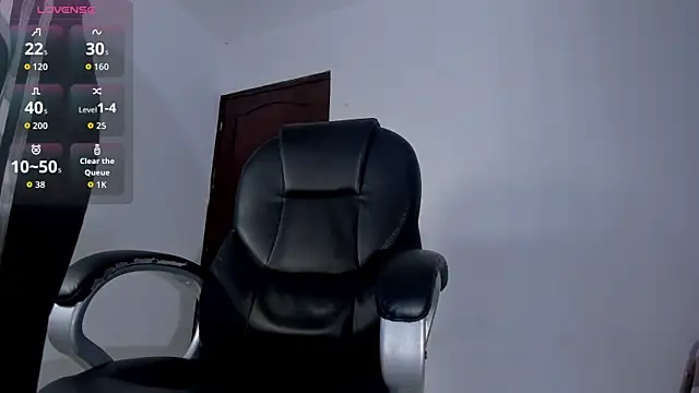 Snapshot of shooting_wilson chatting on July 2026 06:12:01 PM shooting wilson online show from July 2026 06:12:01 PM