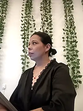 Snapshot of RossyAlvarez chatting on July 2026 03:33:02 AM RossyAlvarez online show from July 2026 03:33:02 AM