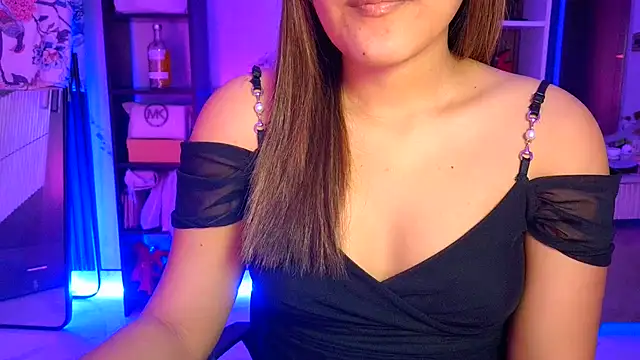 Snapshot of _Maanvi_ chatting on June 2026 11:09:02 PM Maanvi online show from June 2026 11:09:02 PM