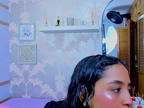 Emma Thompssonn online show from February 2026 11:48:01 AM