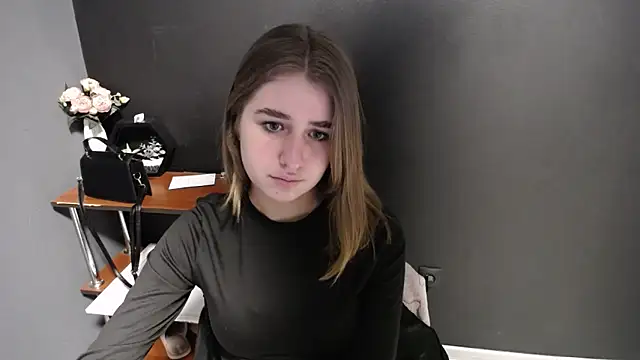 Sunny siren online show from March 2026 02:01:01 PM