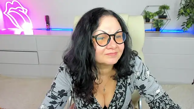 IrissMoon online show from February 2026 06:42:01 AM