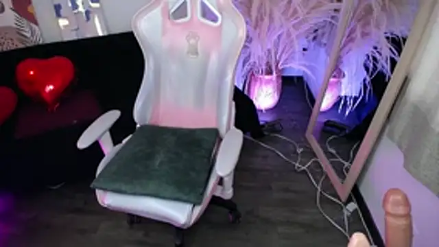 teylo80as online show from April 2026 07:07:02 PM