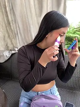 StrawberryPink  online show from March 2026 11:37:02 AM