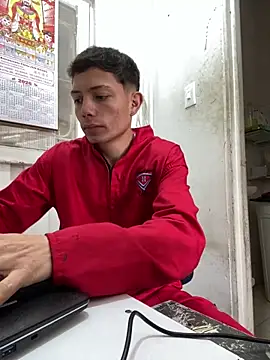 santiObrero online show from February 2026 03:11:01 PM