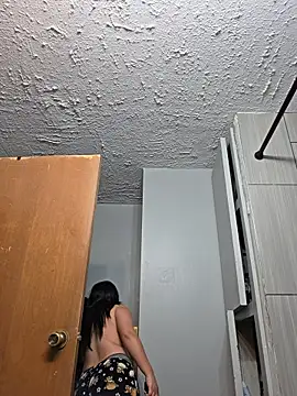 AriannaPenaxo online show from April 2026 09:56:01 PM