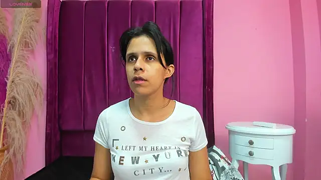 mitzukywinteer online show from April 2026 08:56:01 PM