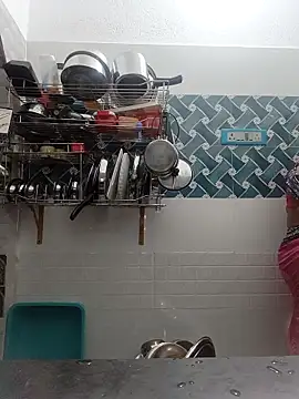 Hot-Tinaa online show from March 2026 02:44:01 PM