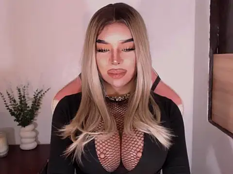 SeducingMonica online show from April 2026 04:15:01 AM