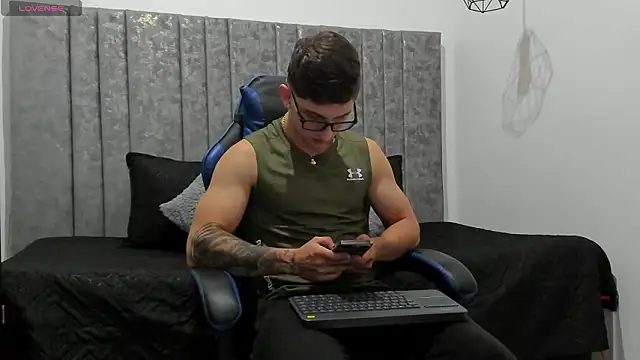 Calvin Hunter online show from March 2026 01:20:01 AM