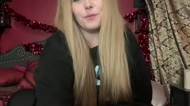 HazelFr33bird online show from February 2026 07:51:01 AM