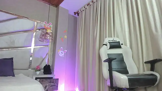 francis 20 online show from April 2026 01:06:02 PM