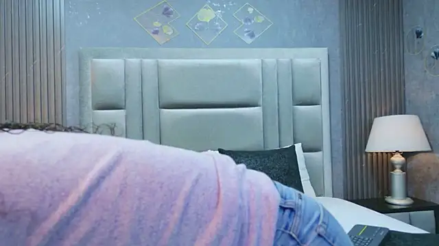 Snapshot of RoxanaAngel chatting on February 2026 12:45:02 PM RoxanaAngel online show from February 2026 12:45:02 PM