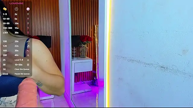 whitney white  online show from March 2026 08:13:02 PM