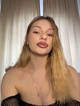 DayaFoxy online show from March 2026 01:05:01 PM