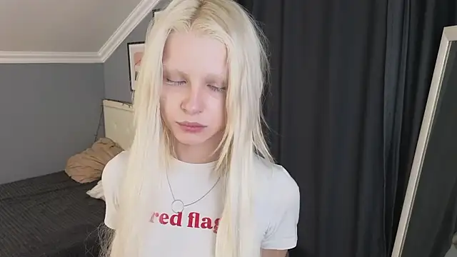 Naomi Demio online show from March 2026 12:11:01 PM