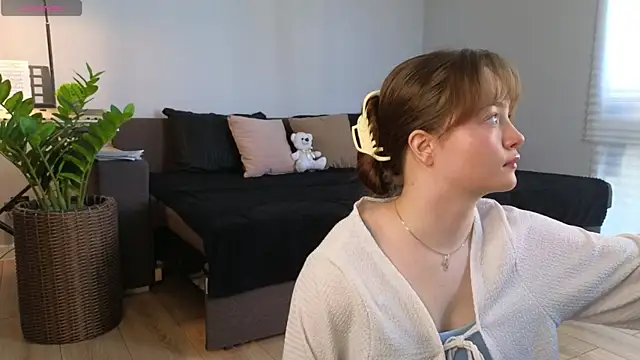 MillaKowal online show from April 2026 12:13:01 PM