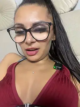 HiddendesireXO01 online show from June 2026 07:18:01 PM