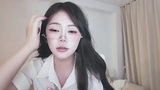 Jolie-22 online show from May 2026 01:27:02 PM