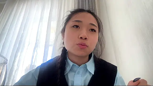 SweetMiaXO online show from March 2026 04:26:01 AM