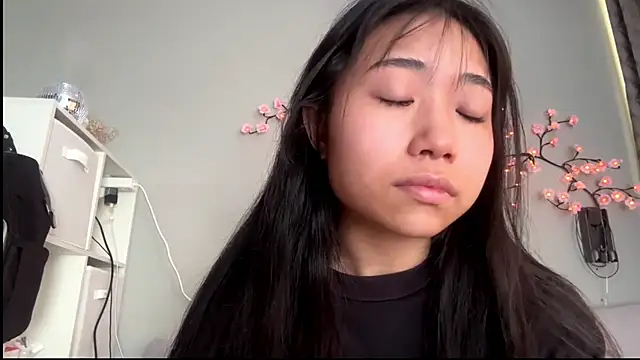 SweetMiaXO online show from April 2026 10:12:02 PM