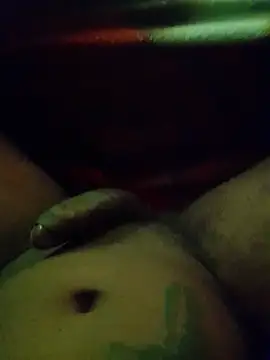 Luxfero76 online show from April 2026 10:51:02 PM